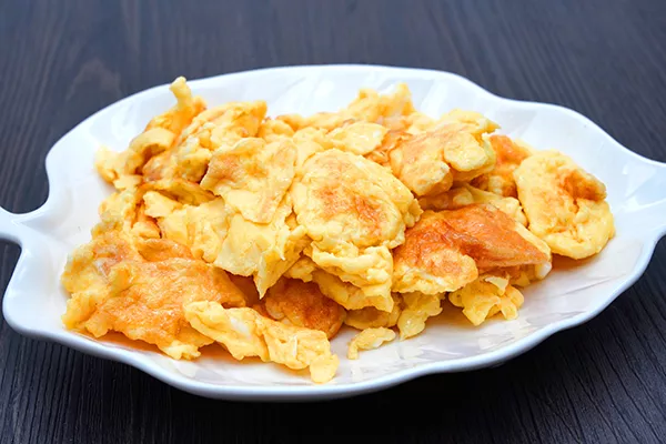 炒鸡蛋能隔夜吃吗 哪些隔夜菜不能吃