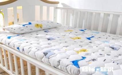 婴儿床垫选择什么样的比较好 婴儿床垫软还是硬