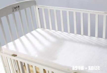 婴儿床垫选择什么样的比较好 婴儿床垫软还是硬