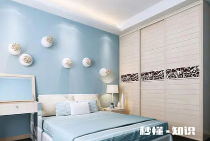 睡觉的房子刷什么颜色最好 卧室刷颜色还是贴壁纸