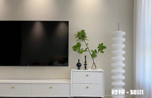 乳胶漆一天能刷2遍吗 刚喷完乳胶漆就开窗户了怎么办