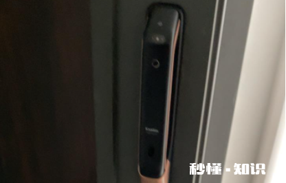 防盗门把手松动怎么调紧 防盗门把手为什么会松