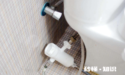 马桶上水有声音还特别慢什么原因 马桶上水慢调整哪里