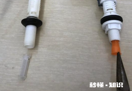 马桶上水有声音还特别慢什么原因 马桶上水慢调整哪里