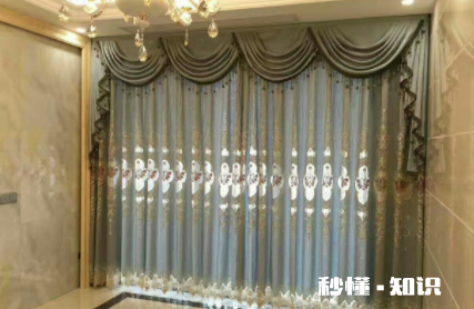 客厅挂灰色的窗帘好吗 客厅适合什么材质的窗帘