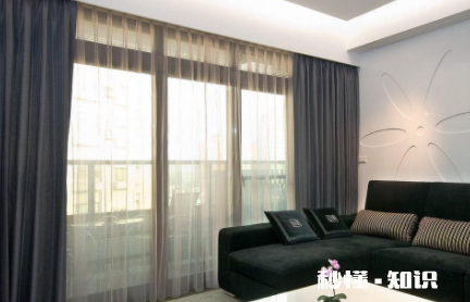 客厅挂灰色的窗帘好吗 客厅适合什么材质的窗帘