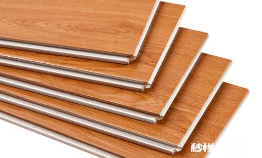 木地板可以用清漆刷吗 刚装修的木地板怎么清洁