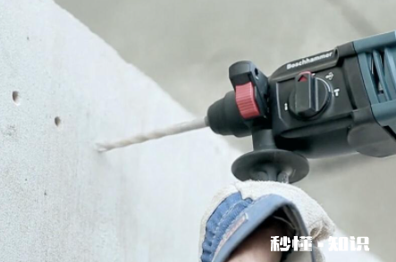 墙壁怎么手动打孔 什么东西可以代替电钻打孔