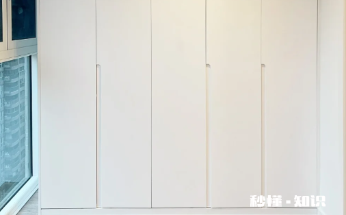 衣柜一门到顶用什么板材 衣柜一门到顶需要加拉直器吗