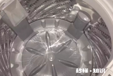 洗衣机里面的脏东西怎样清理 洗衣机的脏东西排不出去怎么办