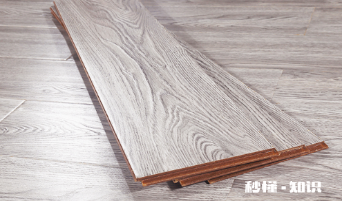 木地板烧黑了好大一块怎么处理 木质地板烧黑一块如何复原