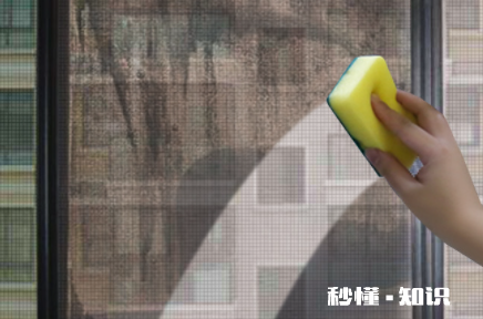 纱窗不拆怎么清洗方便又快 纱窗不清洗影响通风吗