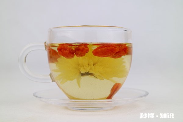 枸杞菊花泡水喝的禁忌 枸杞菊花泡水喝的功效与作用