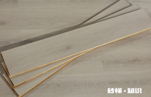 铺木地板下面垫的是什么东西 木地板需要铺防潮垫吗