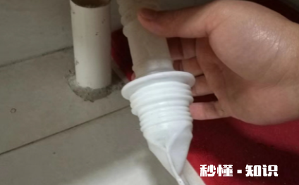 下水管臭味生活中用什么解决 下水管臭味怎么来的