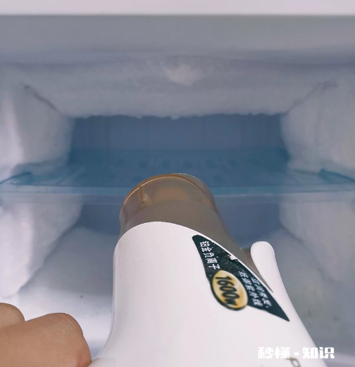 冰箱结冰除冰时一定要关电源吗 冰箱结冰除冰后通电响声是坏了么