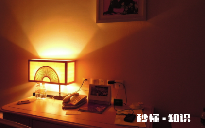 怎样看台灯伤不伤眼睛 台灯闪烁会伤眼睛吗