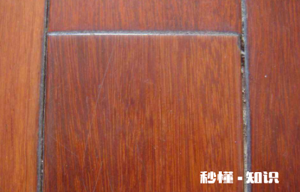 实木地板连接的地方产生缝隙了怎么办 木地板之间的缝隙怎么填
