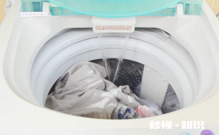 洗衣机一直进水是什么问题 洗衣机只会进水不会洗怎么办