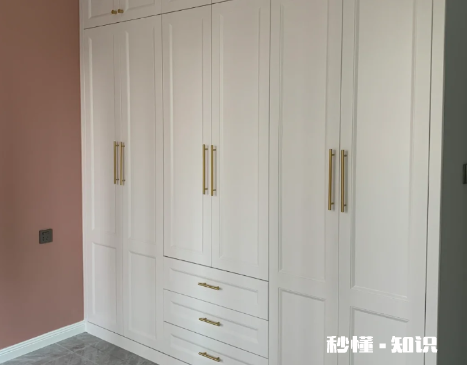 木工打衣柜是机器封边好还是手工扣 木工打衣柜是带边好还是不带边好呀