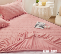 床笠是铺在褥子上还是床垫子上 床笠铺上还用铺褥子吗