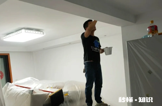 二手房翻新是刷墙还是贴壁纸 二手房翻新是先刷墙还是先做木工