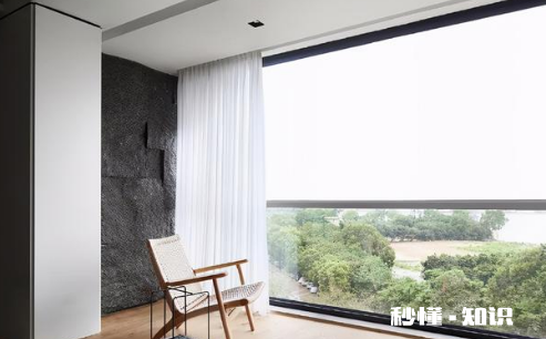 四楼封阳台用单层钢化玻璃安全吗 四楼封阳台的玻璃需要考虑抗风压吗