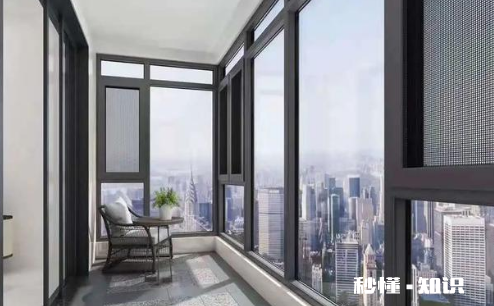 四楼封阳台用单层钢化玻璃安全吗 四楼封阳台的玻璃需要考虑抗风压吗