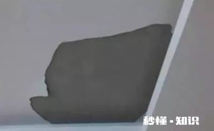 墙上的腻子为什么会掉 腻子掉了一块怎么处理