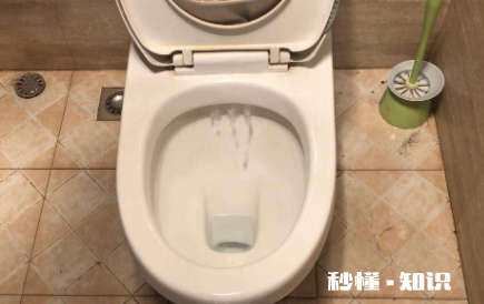 马桶老是响还不上水该怎么办 马桶为什么一直响怎么办