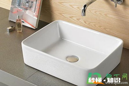 洗手池塞子按下去后弹不起来怎么修 洗手池塞子卡住了怎么抠出来