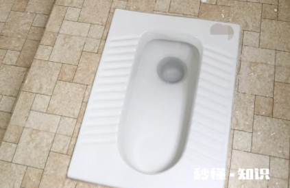 蹲便器为啥前面还有一个孔 蹲便器打孔掏堵后怎么封孔