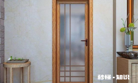 卫生间门是先贴瓷砖还是先安门 卫生间门是先装门还是门槛石