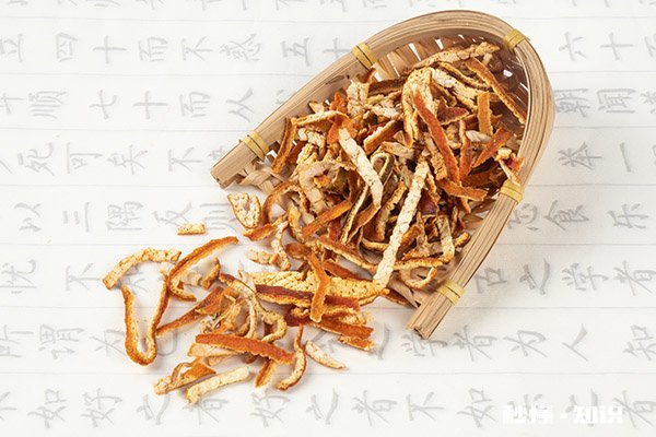 陈皮泡水喝的功效和禁忌 陈皮泡水喝有哪些功效和禁忌