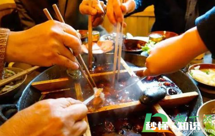 家里火锅剩下的油怎么倒 吃完火锅锅底汤倒在哪里