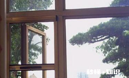 下拉纱窗总是弹上去怎么办 下拉纱窗卡不住怎么办