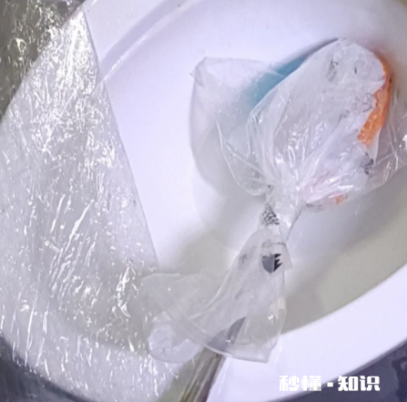 马桶堵了保鲜膜一按气从水箱出来了 马桶堵了保鲜膜包不紧怎么办