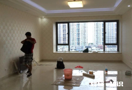 贴墙纸先怎么处理 贴墙布前的墙面需要打磨吗