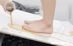 防滑瓷砖顽固污渍用什么能洗掉 防滑瓷砖怎么也洗不干净怎么办