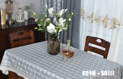 实木餐桌适合什么桌布 实木配什么颜色餐桌垫