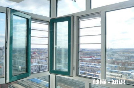 纱窗破洞了有什么东西可以贴吗 纱窗破洞了怎么补救