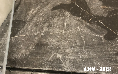 黑色大理石腐蚀变白可以擦油吗 黑色大理石腐蚀变白怎么修复
