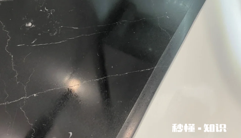 黑色大理石腐蚀变白可以擦油吗 黑色大理石腐蚀变白怎么修复