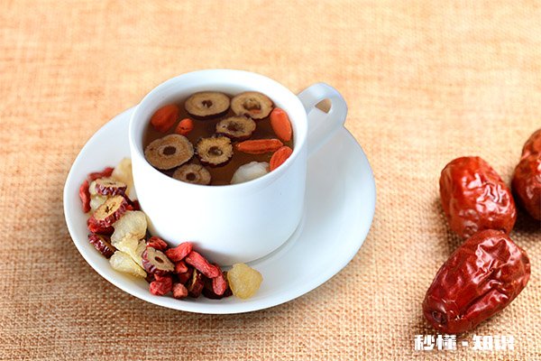 红枣枸杞泡水喝的禁忌 红枣枸杞泡水喝的功效