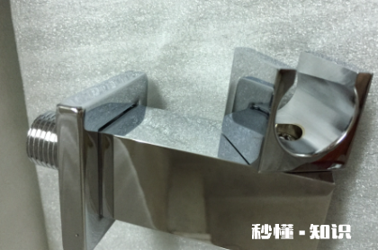 杆式花洒底座松了怎么办 花洒底座一般离地面多高