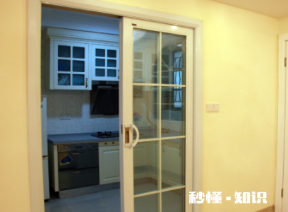 吊轨推拉门好还是地轨推拉门好 厨房推拉门轨道在上面好还是下面