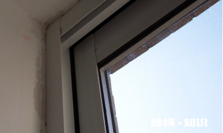 窗框上的胶带风化了怎么除去 窗户框上的胶是什么胶