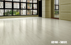 木地板可以铺地板革吗 地板革有甲醛怎么去除小技巧