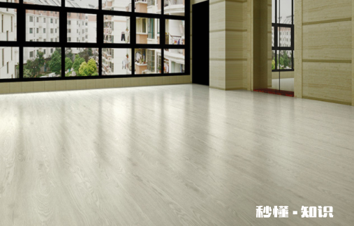 木地板可以铺地板革吗 地板革有甲醛怎么去除小技巧