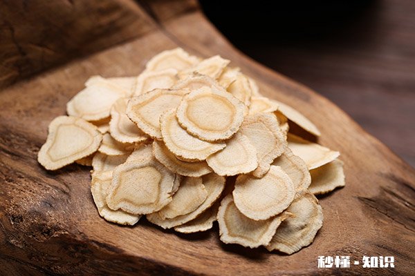 西洋参枸杞泡水的禁忌 西洋参枸杞泡水的好处